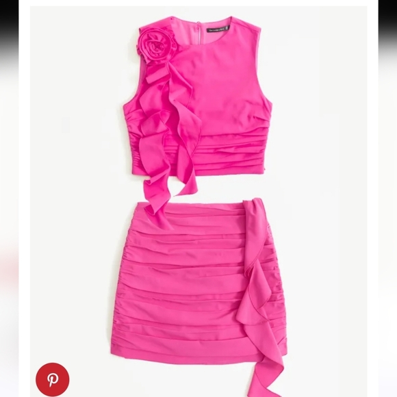 ABERCROMBIE & FITCH ruffle draped skort And Top in raspberry rose. Size XXS - Picture 3 of 15